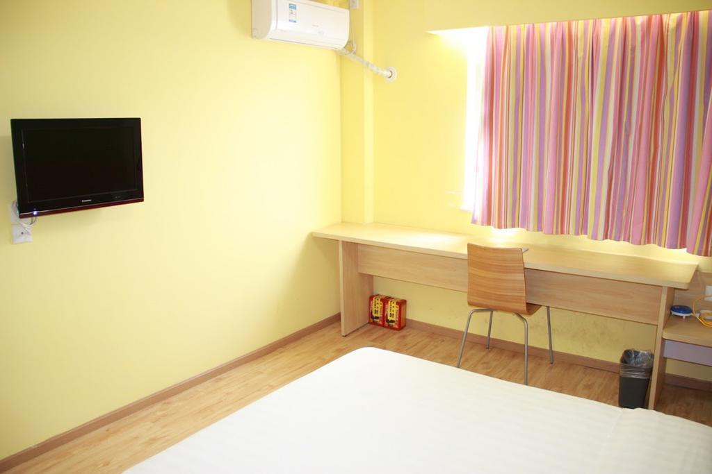 7Days Inn Chongqing Daxigou Renhe Street Esterno foto
